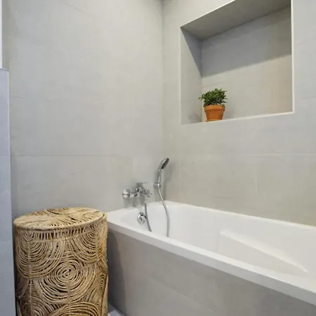 Bright Apt Near Republique Paris