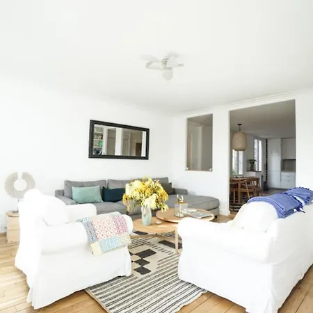 Bright Apt Near Republique *