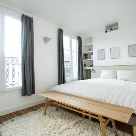 Bright Apt Near Republique