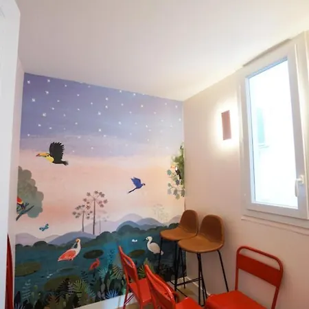 Bright Apt Near Republique Apartmán *